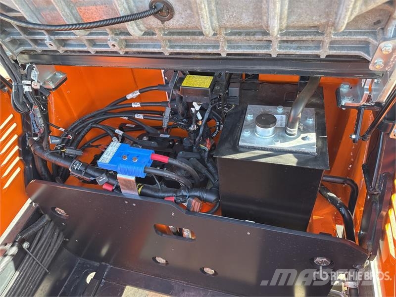 Doosan B20X-7 Plus 2000 kg Chariot Elevateur Electric For شاحنات ذات رافعات شوكية تعمل بالكهرباء