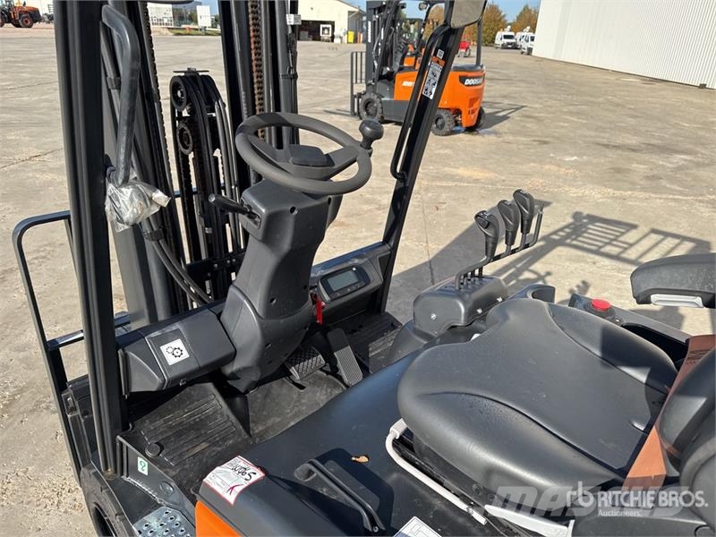 Doosan B20X-7 Plus 2000 kg Chariot Elevateur Electric For Electric forklifts