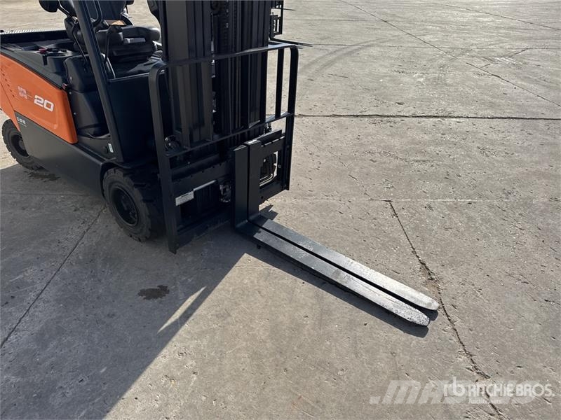 Doosan B20X-7 Plus 2000 kg Chariot Elevateur Electric For شاحنات ذات رافعات شوكية تعمل بالكهرباء