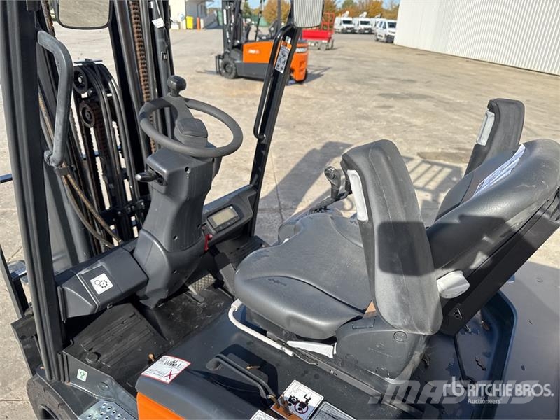 Doosan B20X-7 Plus 2000 kg Chariot Elevateur Electric For شاحنات ذات رافعات شوكية تعمل بالكهرباء