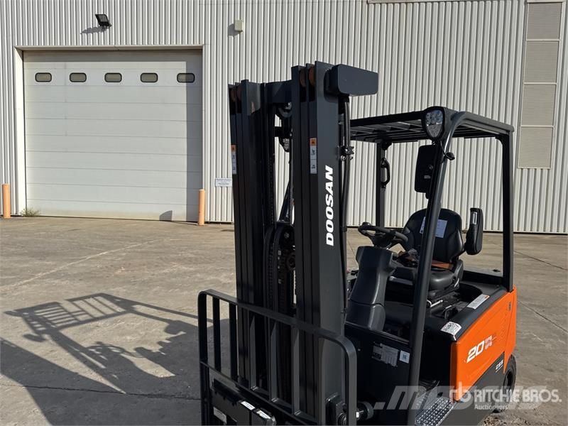 Doosan B20X-7 Plus 2000 kg Chariot Elevateur Electric For Electric forklifts
