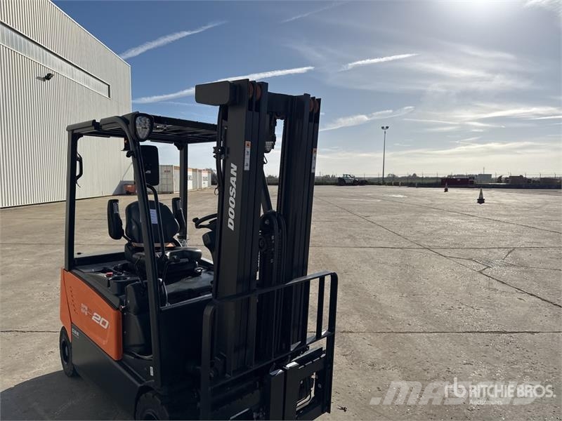 Doosan B20X-7 Plus 2000 kg Chariot Elevateur Electric For Electric forklifts