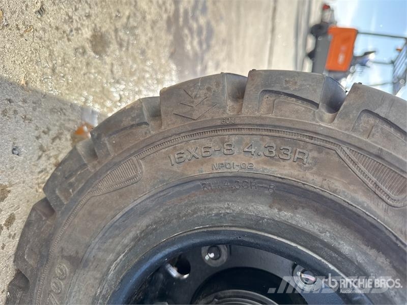Doosan B20X-7 Plus 2000 kg Chariot Elevateur Electric For شاحنات ذات رافعات شوكية تعمل بالكهرباء