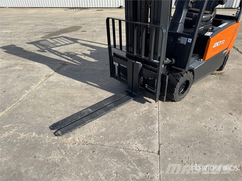 Doosan B20X-7 Plus 2000 kg Chariot Elevateur Electric For شاحنات ذات رافعات شوكية تعمل بالكهرباء