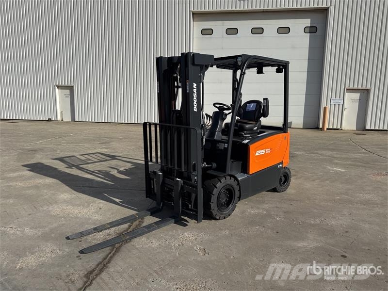 Doosan B25X-7 Plus 2500 kg Chariot Elevateur Electric For Electric forklifts