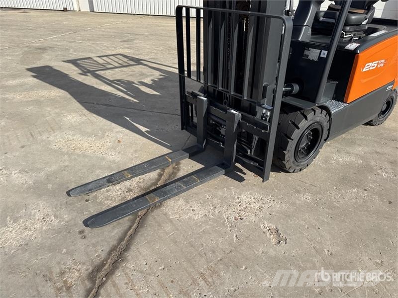 Doosan B25X-7 Plus 2500 kg Chariot Elevateur Electric For Electric forklifts