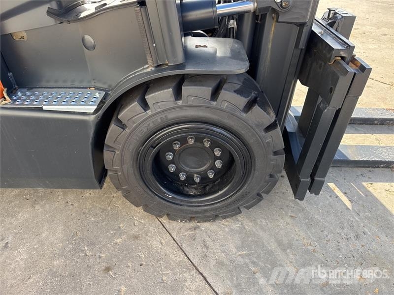Doosan B35X-7 PLUS 3500 kg Chariot Elevateur Electric For شاحنات ذات رافعات شوكية تعمل بالكهرباء