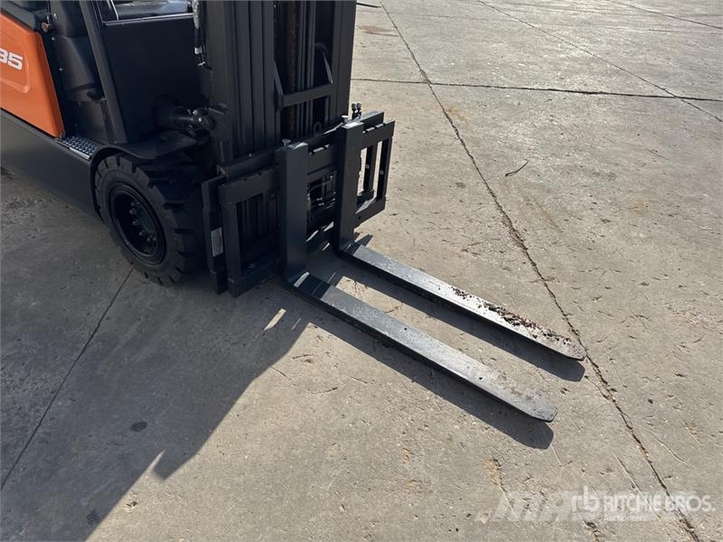 Doosan B35X-7 PLUS 3500 kg Chariot Elevateur Electric For شاحنات ذات رافعات شوكية تعمل بالكهرباء