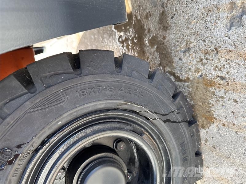 Doosan B35X-7 PLUS 3500 kg Chariot Elevateur Electric For شاحنات ذات رافعات شوكية تعمل بالكهرباء