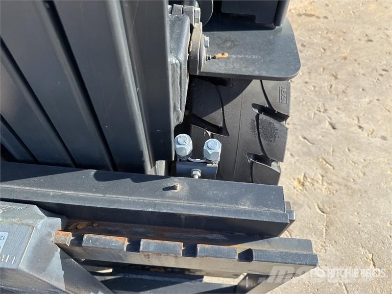 Doosan B35X-7 PLUS 3500 kg Chariot Elevateur Electric For شاحنات ذات رافعات شوكية تعمل بالكهرباء