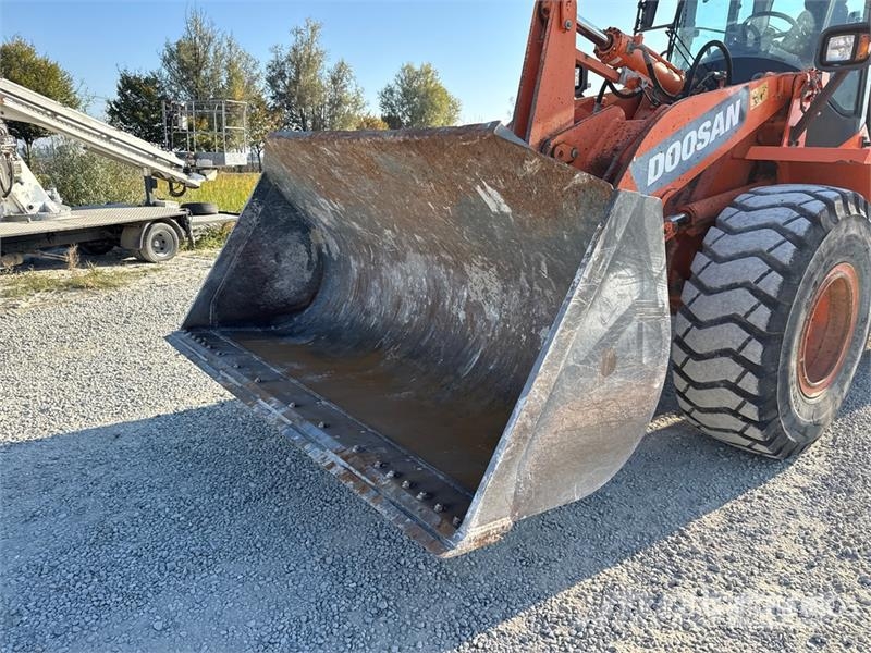 Doosan DL200-3 Tekerlekli yükleyiciler