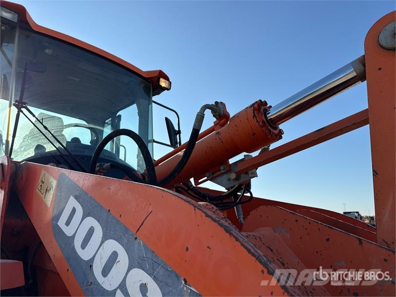Doosan DL200-3 Tekerlekli yükleyiciler