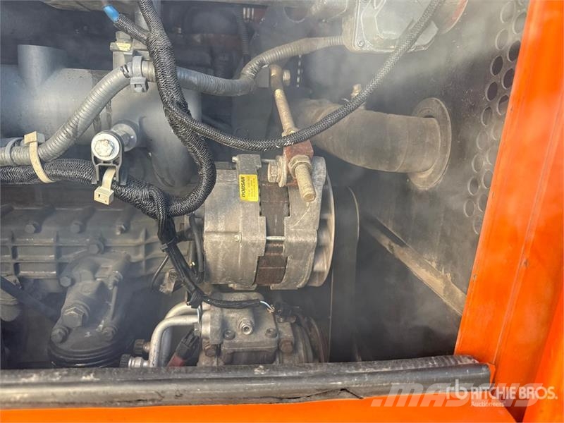 Doosan DL200-3 Tekerlekli yükleyiciler