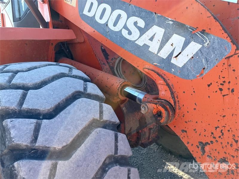 Doosan DL200-3 Tekerlekli yükleyiciler
