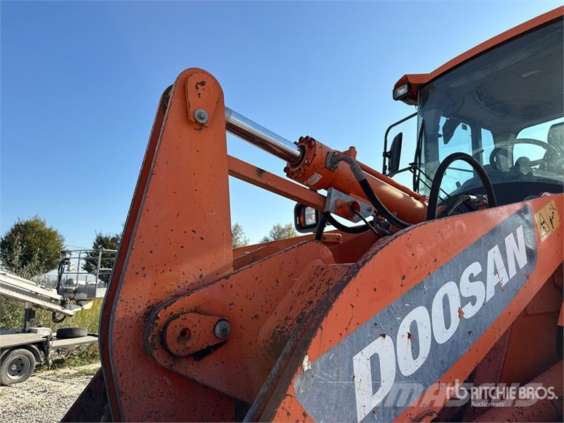 Doosan DL200-3 Tekerlekli yükleyiciler