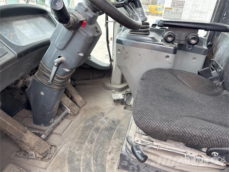 Doosan DL250-3 Фронтальные погрузчики