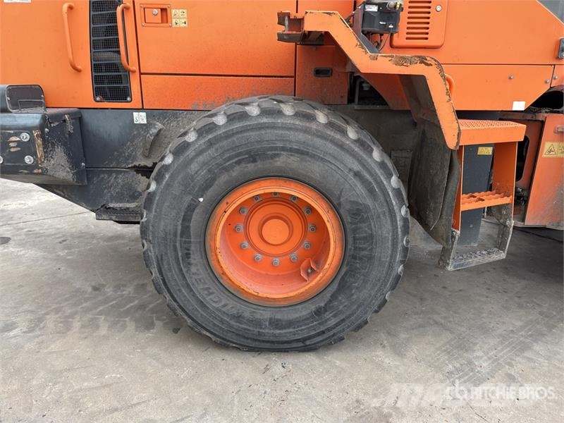 Doosan DL250-3 Фронтальные погрузчики