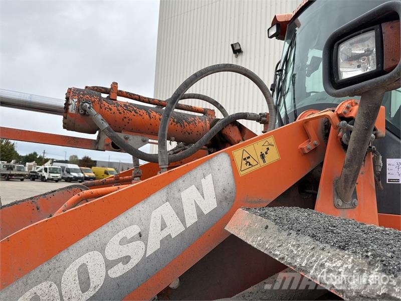 Doosan DL250-3 Фронтальные погрузчики