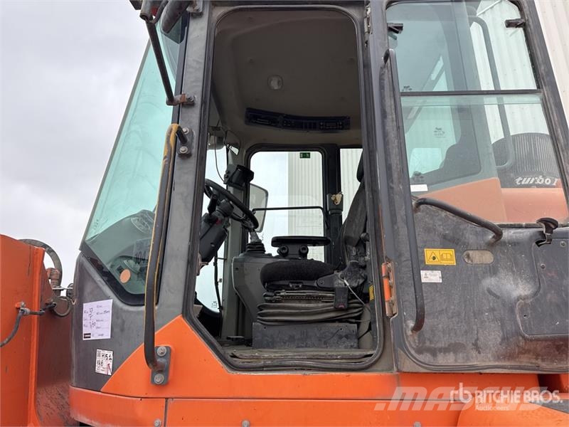 Doosan DL250-3 Фронтальные погрузчики