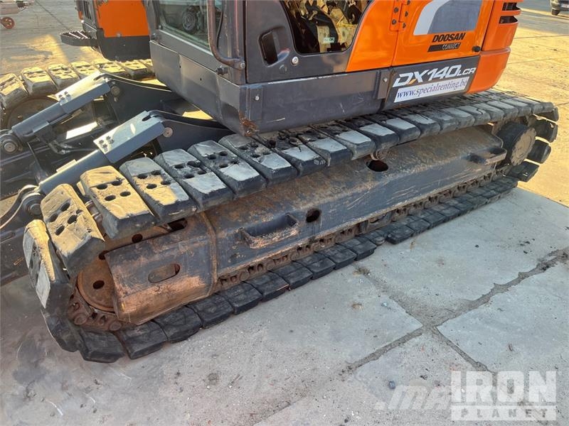 Doosan DX140 LCR-5 Tracked Excavator Escavatori cingolati