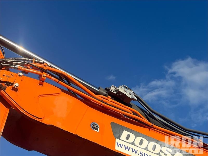 Doosan DX140 LCR-5 Tracked Excavator Escavatori cingolati