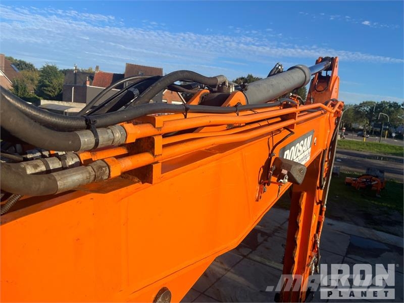 Doosan DX140 LCR-5 Tracked Excavator Escavatori cingolati