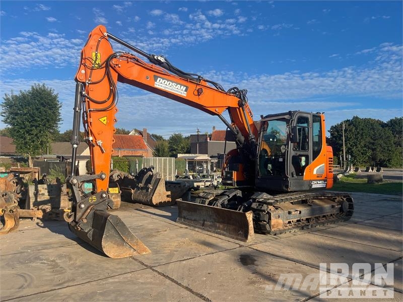 Doosan DX140 LCR-5 Tracked Excavator Escavatori cingolati