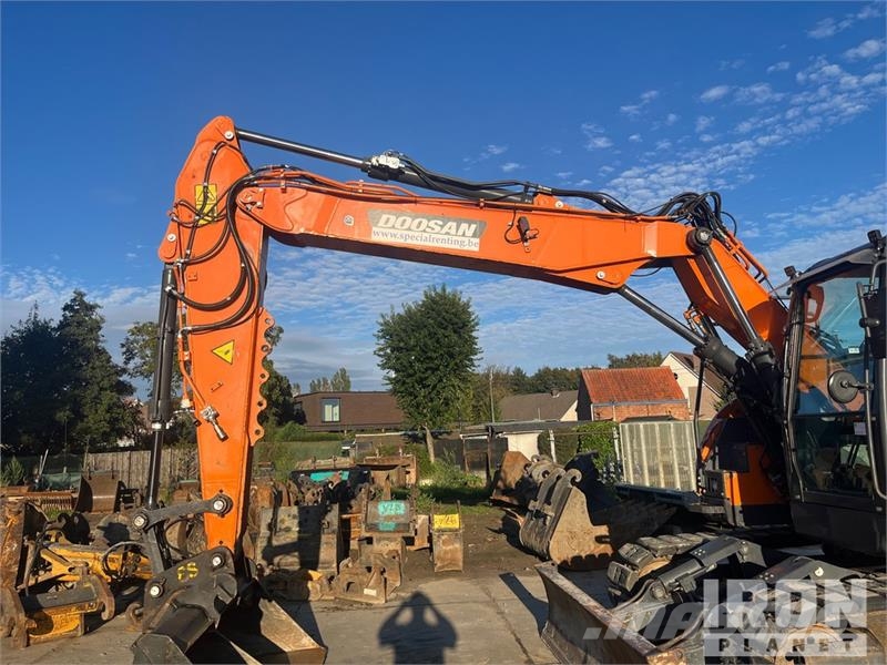 Doosan DX140 LCR-5 Tracked Excavator Escavatori cingolati