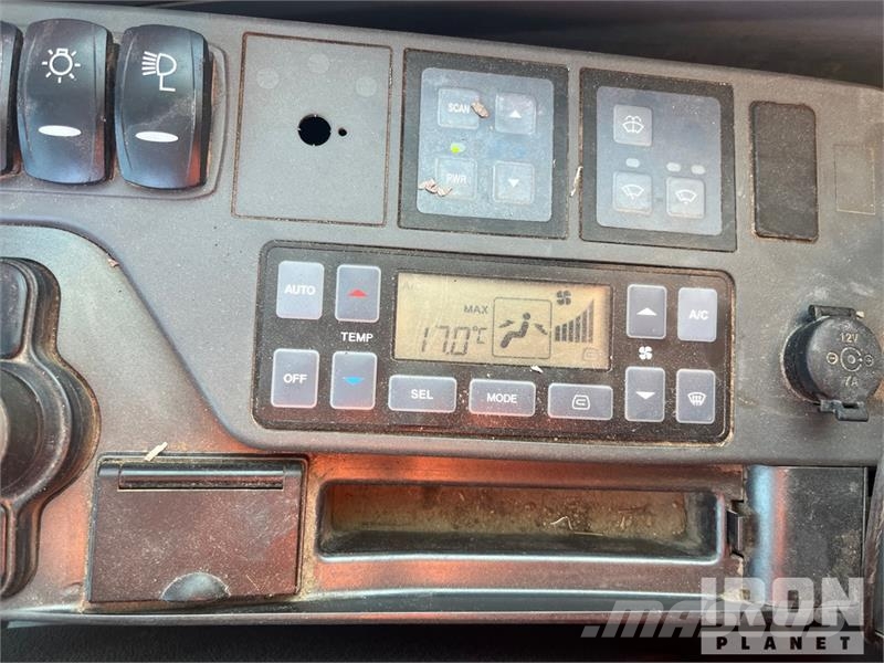 Doosan DX140 LCR-5 Tracked Excavator Escavatori cingolati
