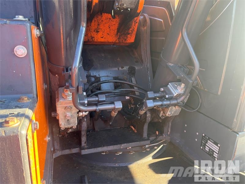 Doosan DX140 LCR-5 Tracked Excavator Escavatori cingolati