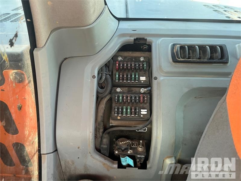 Doosan DX140 LCR-5 Tracked Excavator Escavatori cingolati