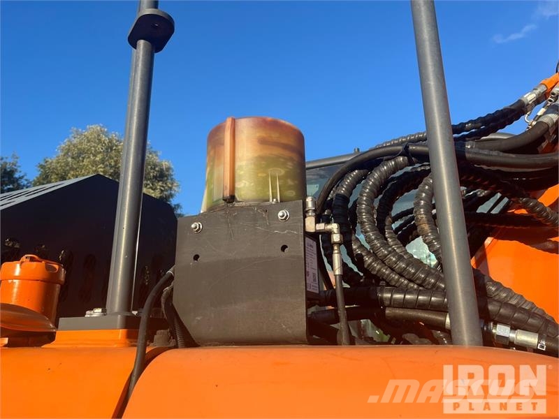 Doosan DX140 LCR-5 Tracked Excavator Escavatori cingolati