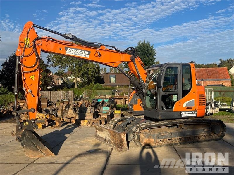 Doosan DX140 LCR-5 Tracked Excavator Escavatori cingolati