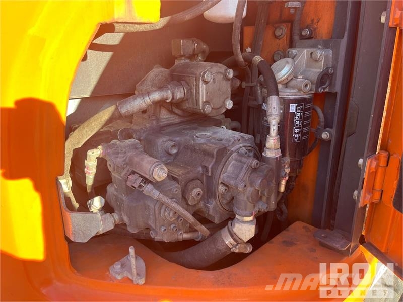 Doosan DX140 LCR-5 Tracked Excavator Escavatori cingolati