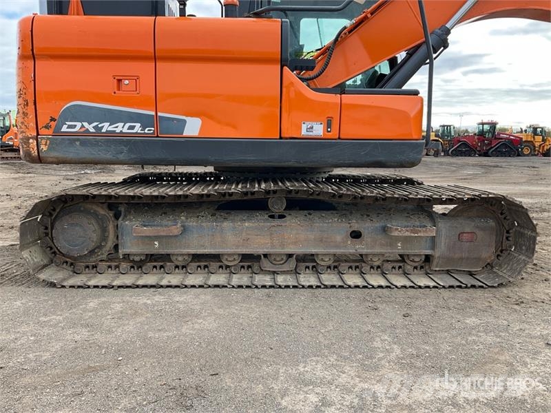 Doosan DX140LC-5 Tracked Excavator Crawler excavators