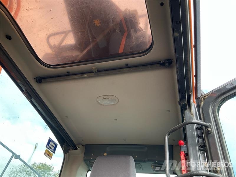 Doosan DX140LC-5 Tracked Excavator Crawler excavators