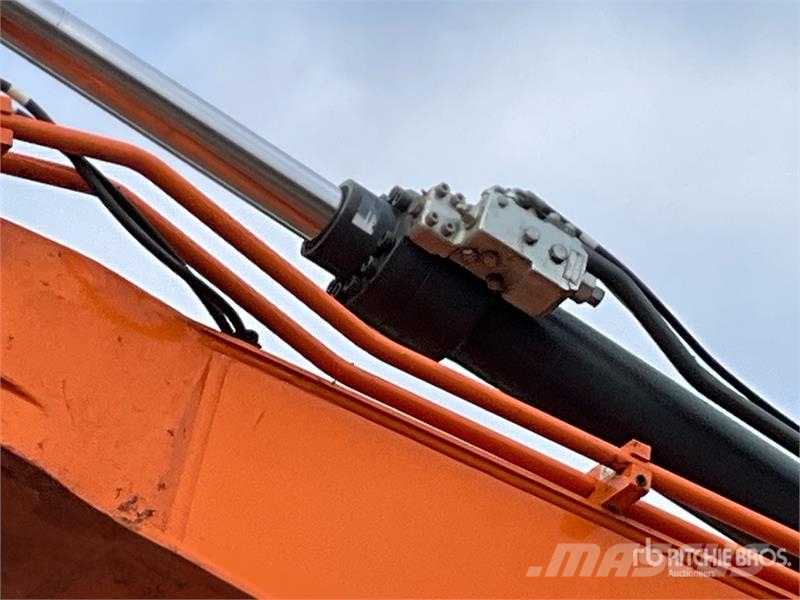 Doosan DX140LC-5 Tracked Excavator Crawler excavators