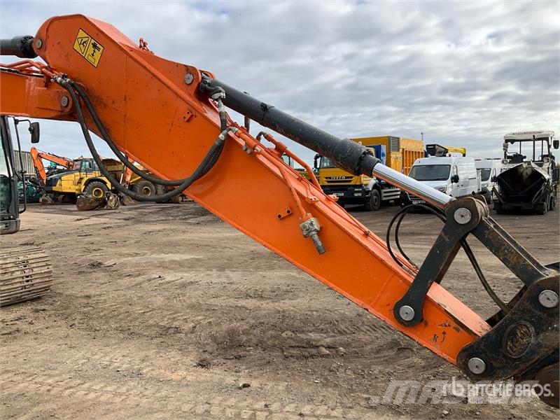 Doosan DX140LC-5 Tracked Excavator Crawler excavators