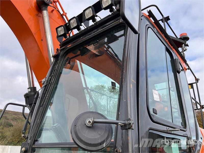 Doosan DX140LC-5 Tracked Excavator Crawler excavators