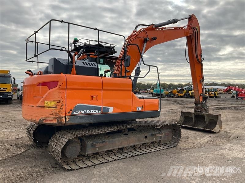 Doosan DX140LC-5 Tracked Excavator Crawler excavators
