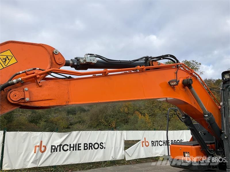 Doosan DX140LC-5 Tracked Excavator Crawler excavators