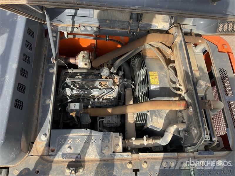 Doosan DX140LC-7 Tracked Excavator Excavadoras de cadenas