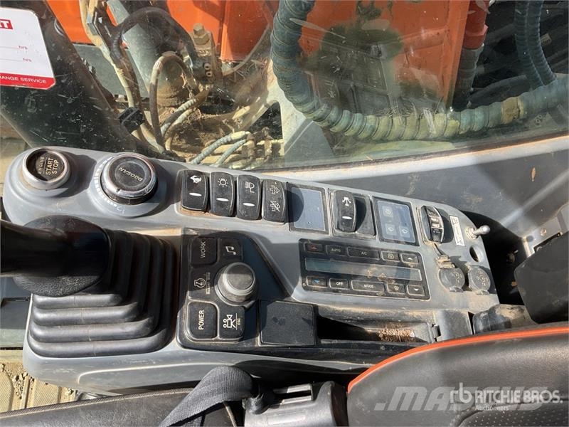 Doosan DX140LC-7 Tracked Excavator Bagri goseničarji
