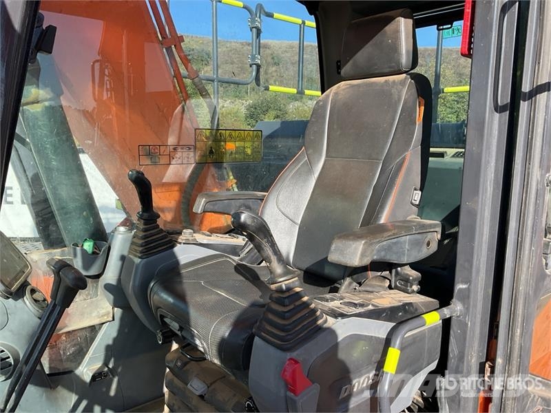 Doosan DX140LC-7 Tracked Excavator Excavadoras de cadenas