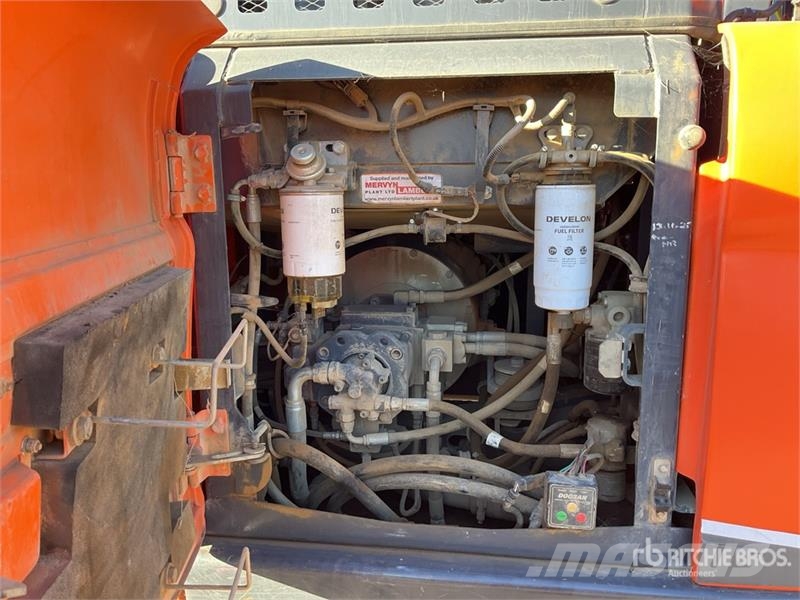 Doosan DX140LC-7 Tracked Excavator Escavadoras de rastos