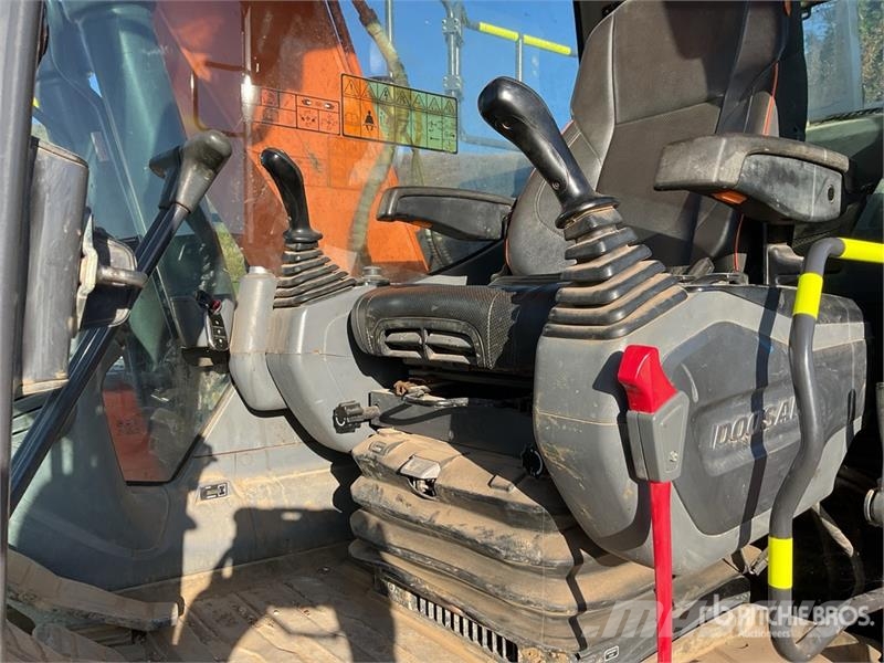 Doosan DX140LC-7 Tracked Excavator Escavadoras de rastos