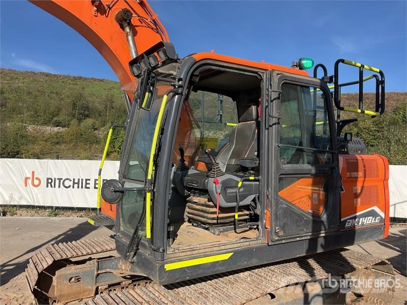 Doosan DX140LC-7 Tracked Excavator Excavadoras de cadenas