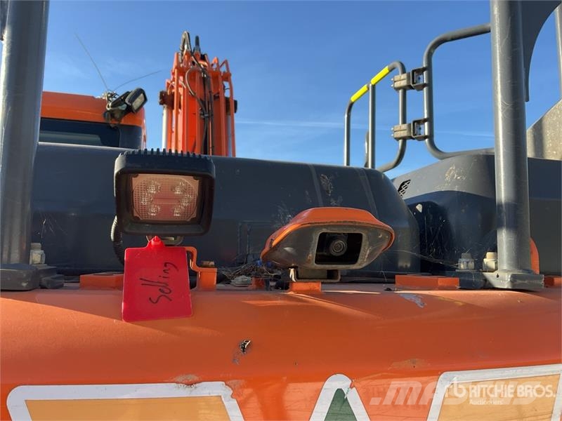 Doosan DX140LC-7 Tracked Excavator Escavadoras de rastos