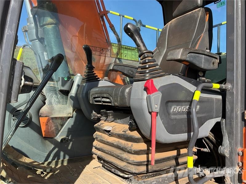 Doosan DX140LC-7 Tracked Excavator Excavadoras de cadenas