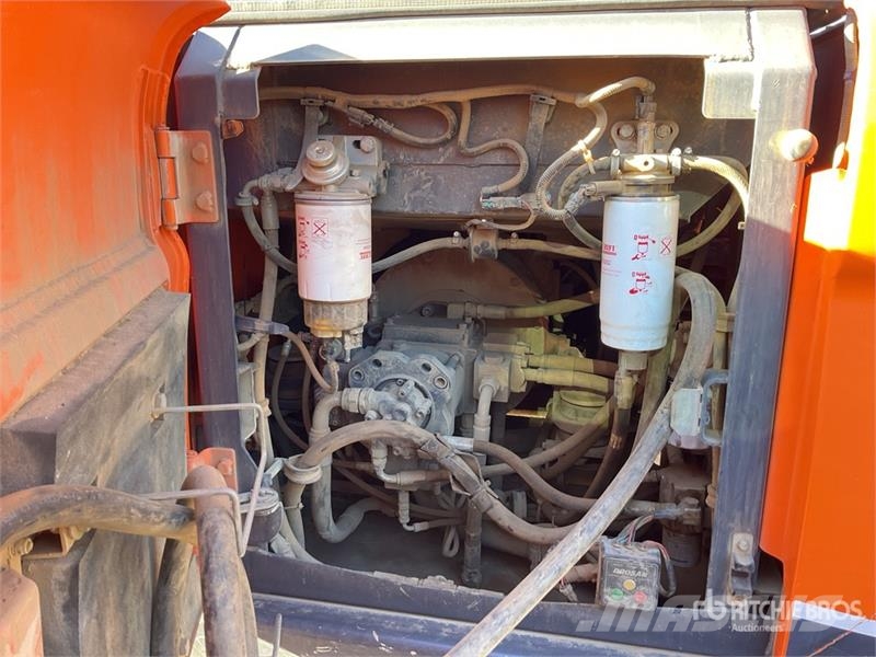 Doosan DX140LC-7 Tracked Excavator Excavadoras de cadenas